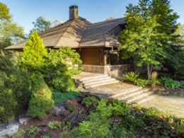 Hockley Lodge, Mono - Country homes for sale and luxury real estate including horse farms and property in the Caledon and King City areas near Toronto
