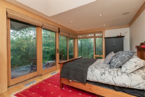 Hockley Lodge, Mono - Country homes for sale and luxury real estate including horse farms and property in the Caledon and King City areas near Toronto