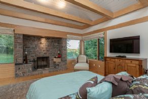 Hockley Lodge, Mono - Country homes for sale and luxury real estate including horse farms and property in the Caledon and King City areas near Toronto