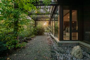 Hockley Lodge, Mono - Country homes for sale and luxury real estate including horse farms and property in the Caledon and King City areas near Toronto