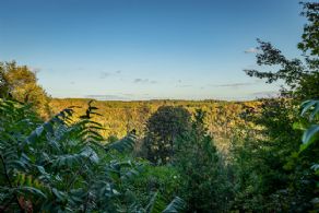 Hockley Lodge, Mono - Country homes for sale and luxury real estate including horse farms and property in the Caledon and King City areas near Toronto