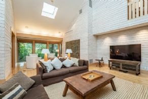 Hockley Lodge, Mono - Country homes for sale and luxury real estate including horse farms and property in the Caledon and King City areas near Toronto