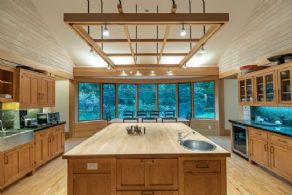 Hockley Lodge, Mono - Country homes for sale and luxury real estate including horse farms and property in the Caledon and King City areas near Toronto