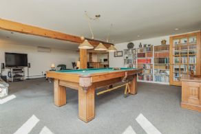 Family Room - Country homes for sale and luxury real estate including horse farms and property in the Caledon and King City areas near Toronto