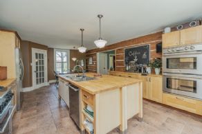 Country Home Highway 50, Ontario - Country homes for sale and luxury real estate including horse farms and property in the Caledon and King City areas near Toronto