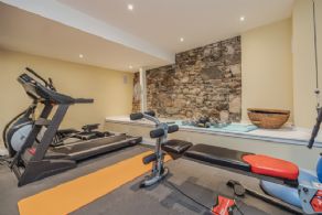Country Home Highway 50, Ontario - Country homes for sale and luxury real estate including horse farms and property in the Caledon and King City areas near Toronto