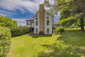 Country Home Highway 50, Ontario - Country homes for sale and luxury real estate including horse farms and property in the Caledon and King City areas near Toronto