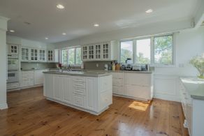 Country House for Rent, King, ON - Country homes for sale and luxury real estate including horse farms and property in the Caledon and King City areas near Toronto