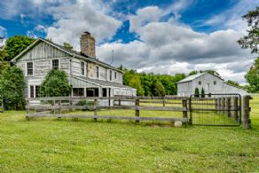 House with Fenced Dog Run - Country homes for sale and luxury real estate including horse farms and property in the Caledon and King City areas near Toronto