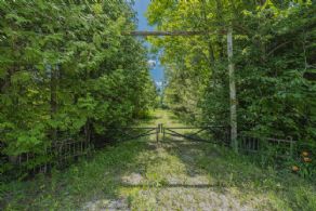 2686 Brennan Line, Orillia, Ontario - Country homes for sale and luxury real estate including horse farms and property in the Caledon and King City areas near Toronto