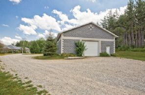 Stone Bungalow Airport Road, Mono, Ontario - Country homes for sale and luxury real estate including horse farms and property in the Caledon and King City areas near Toronto