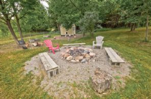 Stone Bungalow Airport Road, Mono, Ontario - Country homes for sale and luxury real estate including horse farms and property in the Caledon and King City areas near Toronto