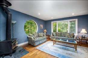 Den or home office - Country homes for sale and luxury real estate including horse farms and property in the Caledon and King City areas near Toronto