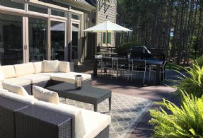 Main Deck Seating & Dining Area - Country homes for sale and luxury real estate including horse farms and property in the Caledon and King City areas near Toronto