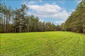 King Caledon Townline, Ontario - Country homes for sale and luxury real estate including horse farms and property in the Caledon and King City areas near Toronto