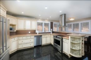 King Caledon Townline, Ontario - Country homes for sale and luxury real estate including horse farms and property in the Caledon and King City areas near Toronto