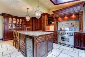 Kitchen - Country homes for sale and luxury real estate including horse farms and property in the Caledon and King City areas near Toronto