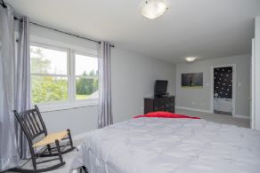 Bedroom - Country homes for sale and luxury real estate including horse farms and property in the Caledon and King City areas near Toronto