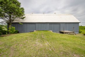 Barn - Country homes for sale and luxury real estate including horse farms and property in the Caledon and King City areas near Toronto
