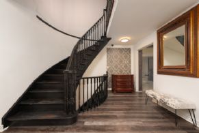 Foyer - Country homes for sale and luxury real estate including horse farms and property in the Caledon and King City areas near Toronto