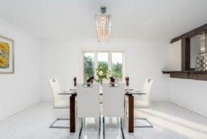 Dining Room Overlooks Back Yard - Country homes for sale and luxury real estate including horse farms and property in the Caledon and King City areas near Toronto
