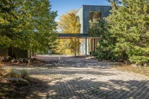 Entrance - Country homes for sale and luxury real estate including horse farms and property in the Caledon and King City areas near Toronto
