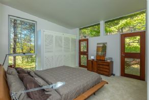 Main Bedroom - Country homes for sale and luxury real estate including horse farms and property in the Caledon and King City areas near Toronto