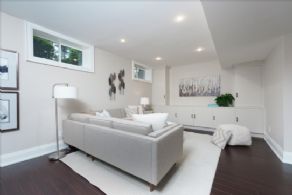 Lounge - Country homes for sale and luxury real estate including horse farms and property in the Caledon and King City areas near Toronto
