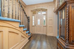 Foyer - Country homes for sale and luxury real estate including horse farms and property in the Caledon and King City areas near Toronto