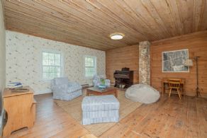 Lounge - Country homes for sale and luxury real estate including horse farms and property in the Caledon and King City areas near Toronto