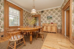 Dining Room - Country homes for sale and luxury real estate including horse farms and property in the Caledon and King City areas near Toronto