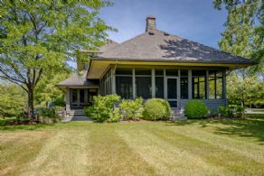Screened porch - Country homes for sale and luxury real estate including horse farms and property in the Caledon and King City areas near Toronto
