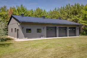 Heated workshop - Country homes for sale and luxury real estate including horse farms and property in the Caledon and King City areas near Toronto