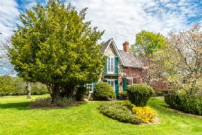 South facade - Country homes for sale and luxury real estate including horse farms and property in the Caledon and King City areas near Toronto