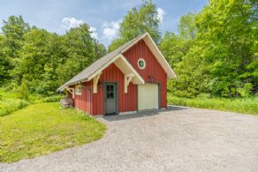 Worlshop/driveshed - Country homes for sale and luxury real estate including horse farms and property in the Caledon and King City areas near Toronto
