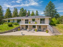 Albion Hills Drive, Palgrave, Ontario - Country homes for sale and luxury real estate including horse farms and property in the Caledon and King City areas near Toronto
