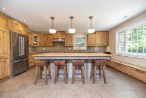 Custom Kitchen - Country homes for sale and luxury real estate including horse farms and property in the Caledon and King City areas near Toronto