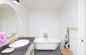 Primary Bathroom - Country homes for sale and luxury real estate including horse farms and property in the Caledon and King City areas near Toronto