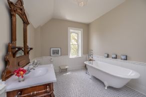 Ceilte Lochan Farm, Hockley Valley, Ontario - Country homes for sale and luxury real estate including horse farms and property in the Caledon and King City areas near Toronto