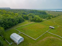 Dutch Style Barn - Country homes for sale and luxury real estate including horse farms and property in the Caledon and King City areas near Toronto