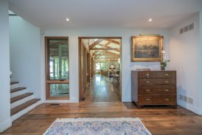 Foyer - Country homes for sale and luxury real estate including horse farms and property in the Caledon and King City areas near Toronto
