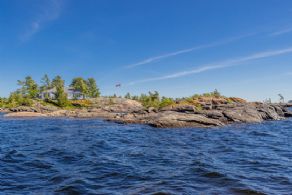 Island - Country homes for sale and luxury real estate including horse farms and property in the Caledon and King City areas near Toronto