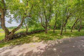 Post and Beam Scarlett Line, Springwater, Ontario - Country homes for sale and luxury real estate including horse farms and property in the Caledon and King City areas near Toronto