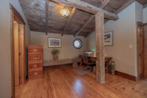 Post and Beam Scarlett Line, Springwater, Ontario - Country homes for sale and luxury real estate including horse farms and property in the Caledon and King City areas near Toronto