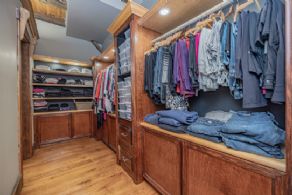 Post and Beam Scarlett Line, Springwater, Ontario - Country homes for sale and luxury real estate including horse farms and property in the Caledon and King City areas near Toronto
