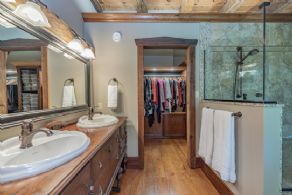Post and Beam Scarlett Line, Springwater, Ontario - Country homes for sale and luxury real estate including horse farms and property in the Caledon and King City areas near Toronto