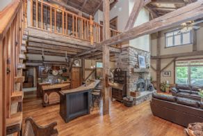 Post and Beam Scarlett Line, Springwater, Ontario - Country homes for sale and luxury real estate including horse farms and property in the Caledon and King City areas near Toronto