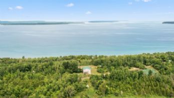 North Ridge Farm, Big Bay, Georgian Bluffs - Country Homes for sale and Luxury Real Estate in Caledon and King City including Horse Farms and Property for sale near Toronto