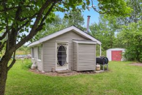 Guest Cabin - Country homes for sale and luxury real estate including horse farms and property in the Caledon and King City areas near Toronto