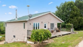 North Ridge Farm, Big Bay, Georgian Bluffs, Ontario - Country homes for sale and luxury real estate including horse farms and property in the Caledon and King City areas near Toronto